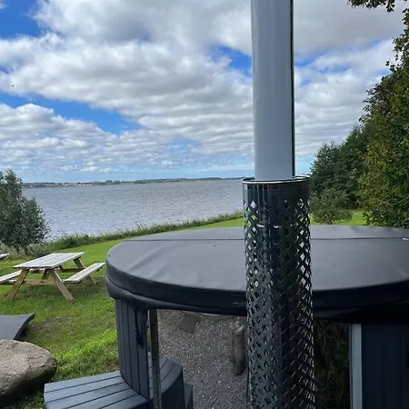 Hytte-vandudsigt-hottub-hygge Holbaek