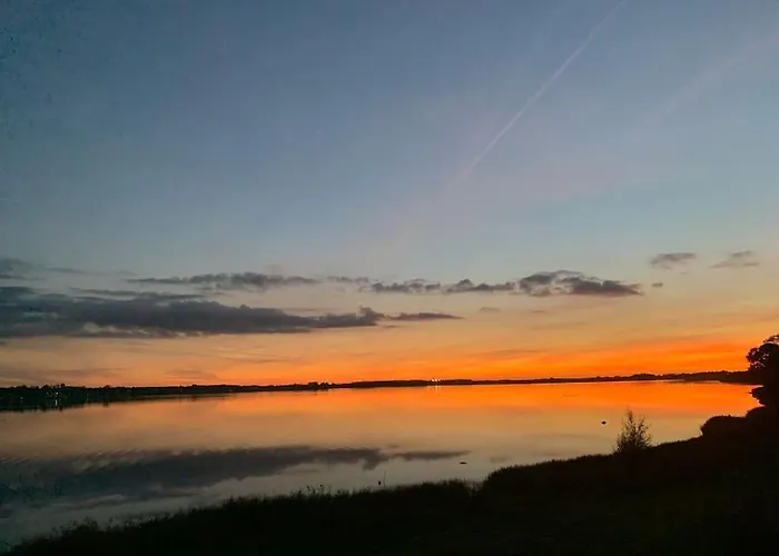 Hytte-vandudsigt-hottub-hygge Lägenhet *