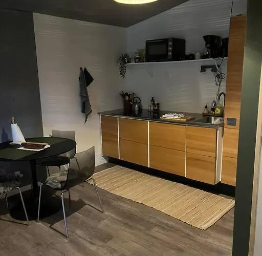 Hytte-vandudsigt-hottub-hygge *