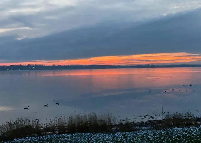 Lägenhet Hytte-vandudsigt-hottub-hygge Holbæk